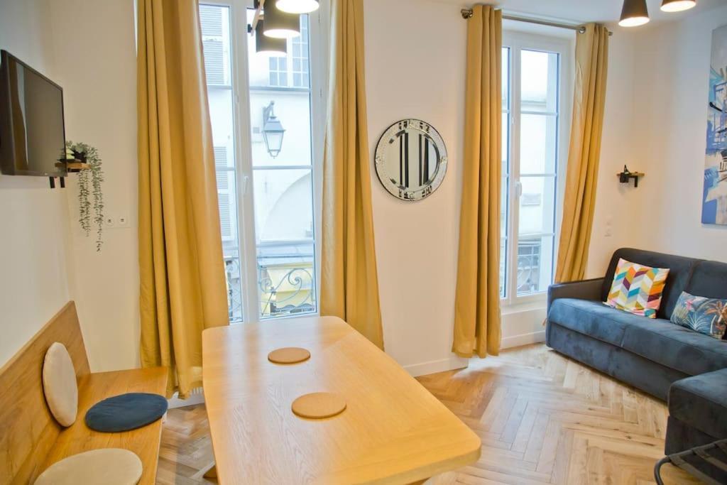 Fully Renovated Historic Apt In Heart Mouffetard Paris Exterior photo