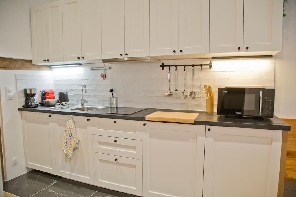 Fully Renovated Historic Apt In Heart Mouffetard Paris Exterior photo