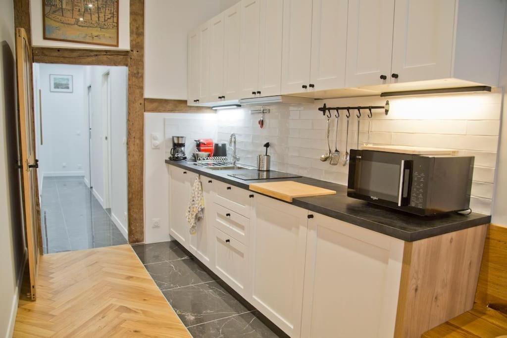 Fully Renovated Historic Apt In Heart Mouffetard Paris Exterior photo