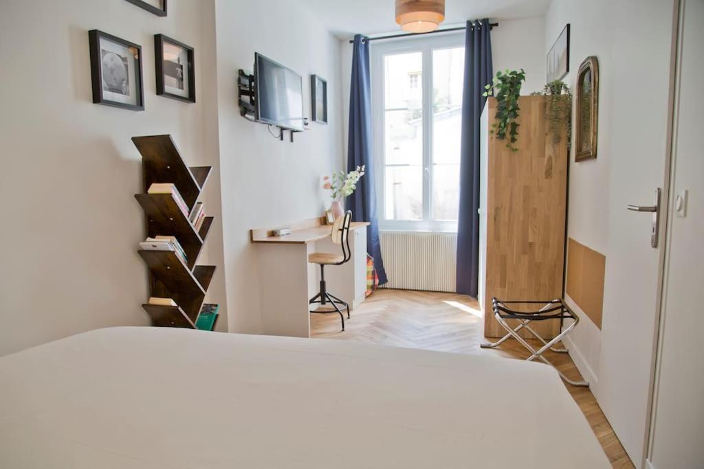 Fully Renovated Historic Apt In Heart Mouffetard Paris Exterior photo