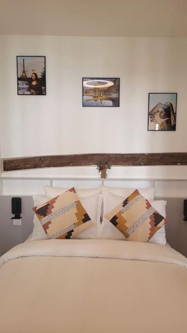 Fully Renovated Historic Apt In Heart Mouffetard Paris Exterior photo